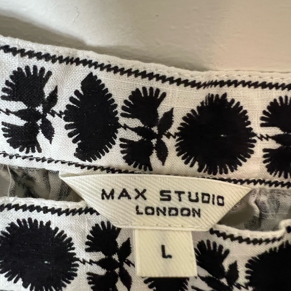 Max Studio Floral Black and Cream Women's Top - Picture 5 of 5